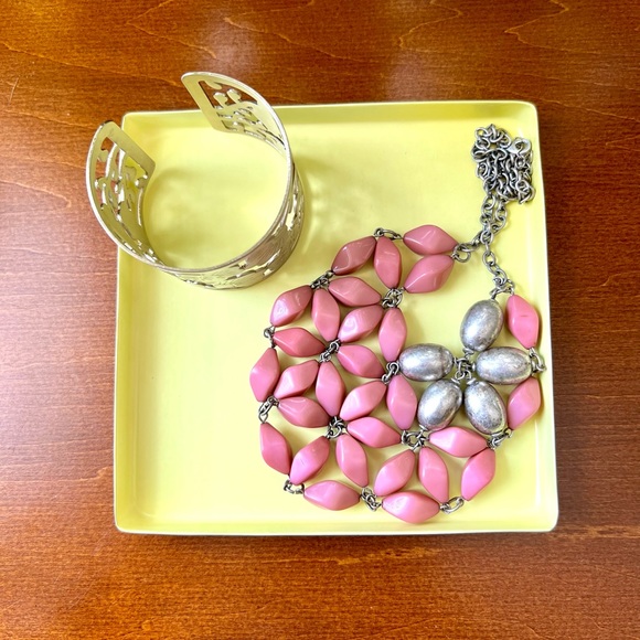 Square metal vibrant yellow catch all tray - Picture 2 of 7